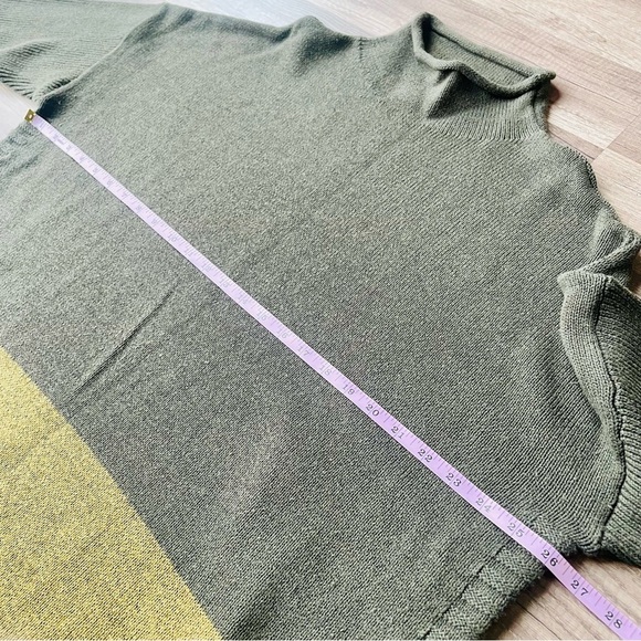 Tahari Green Colorblock Turtleneck Sweater 2X - Picture 7 of 7
